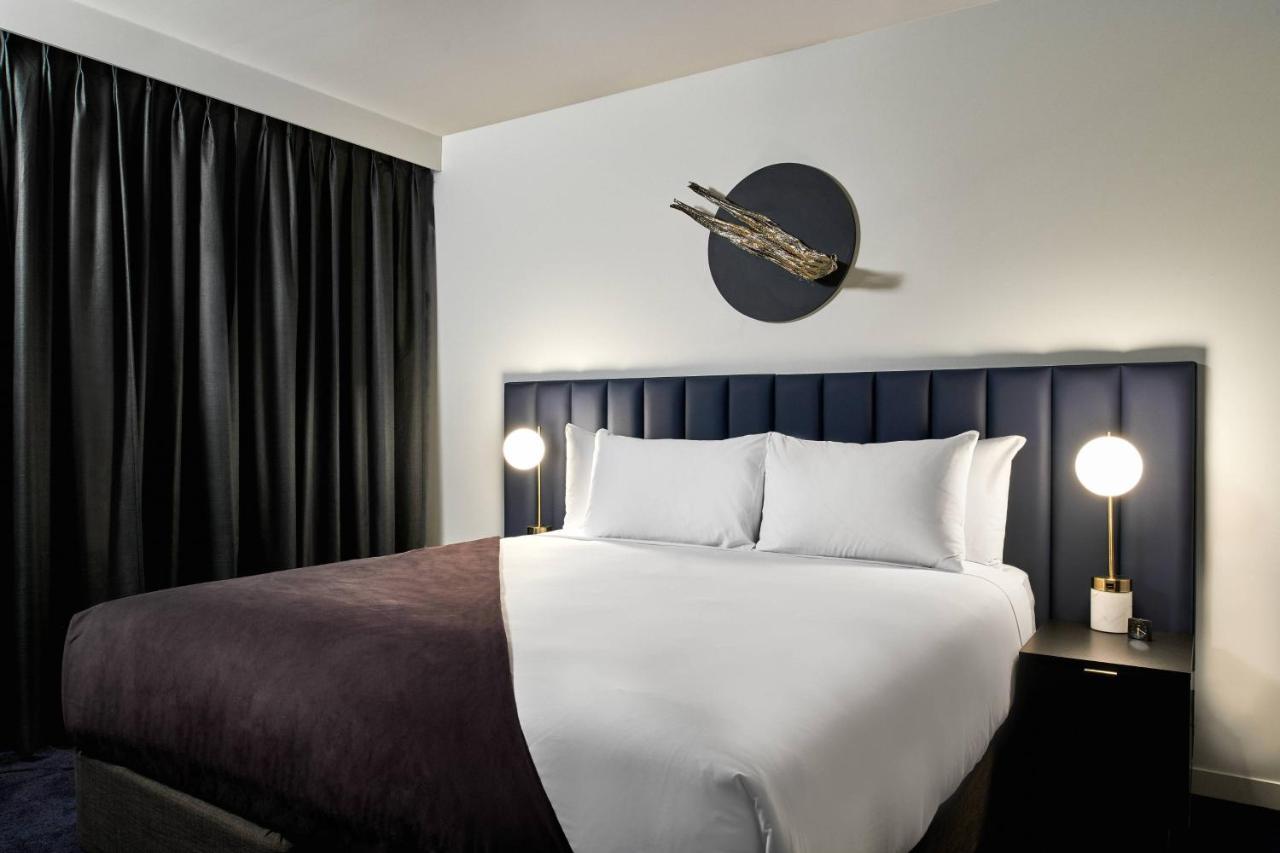 Midnight Hotel, Autograph Collection Canberra Luaran gambar A bedroom at the hotel