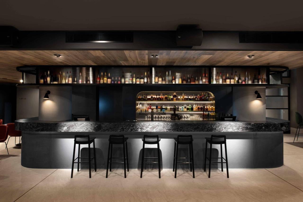 Midnight Hotel, Autograph Collection Canberra Luaran gambar The bar at the restaurant