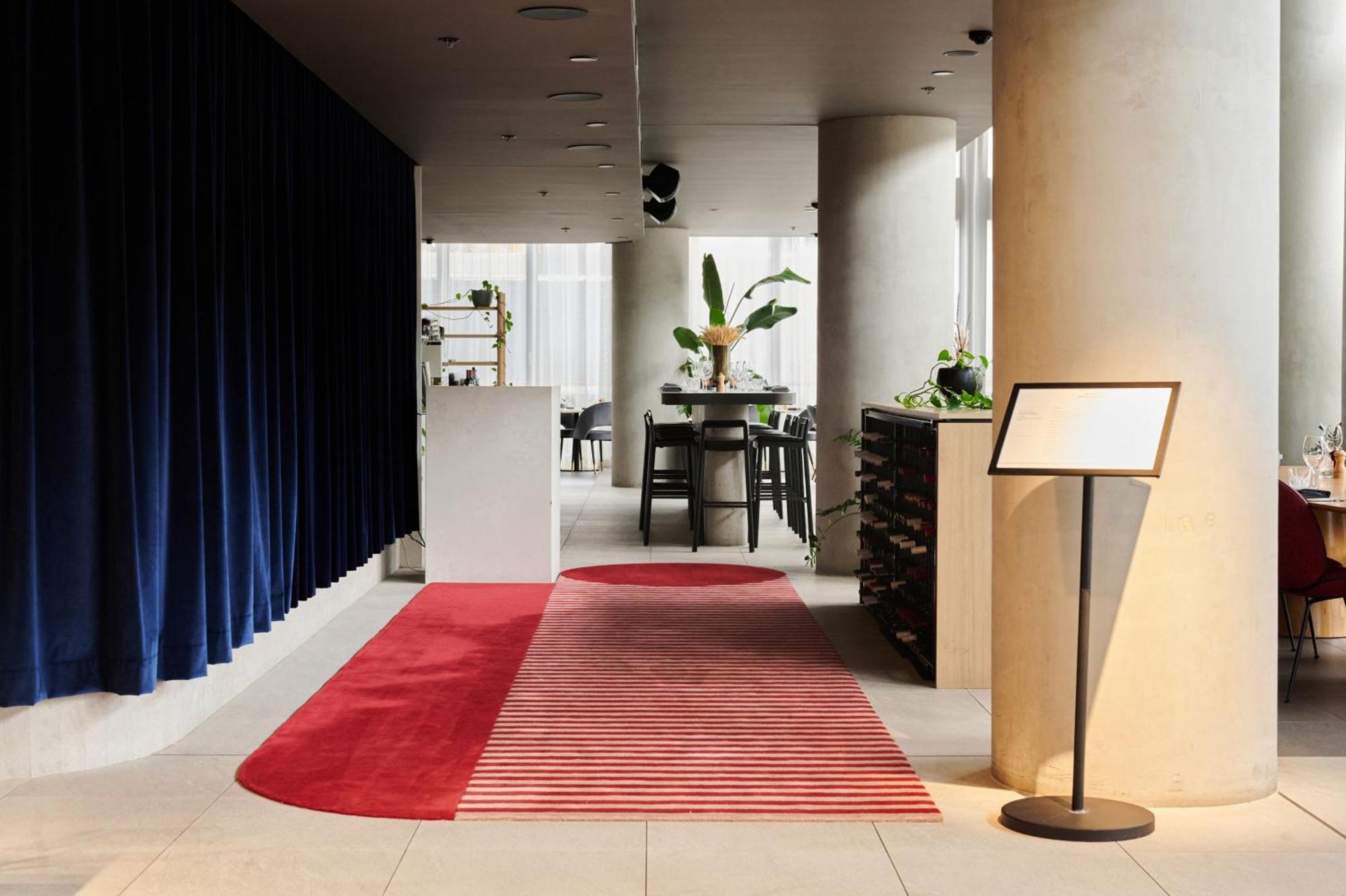 Midnight Hotel, Autograph Collection Canberra Luaran gambar Entrance to the restaurant