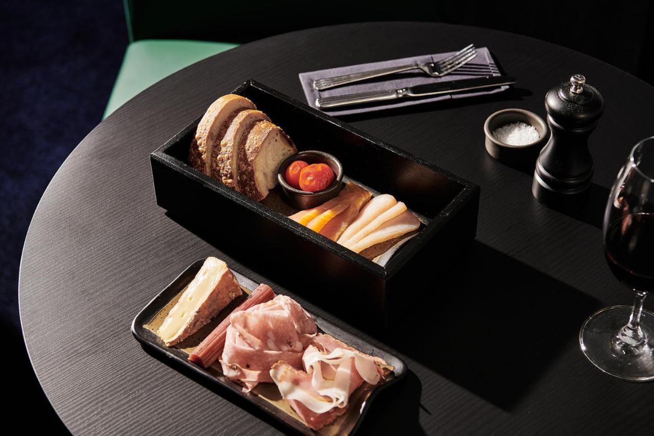 Midnight Hotel, Autograph Collection Canberra Luaran gambar A selection of cured meats and cheeses